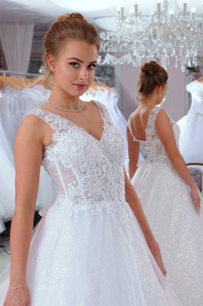 Szalagavató- és báliruha, keringőruha - Miss Ara - Vác