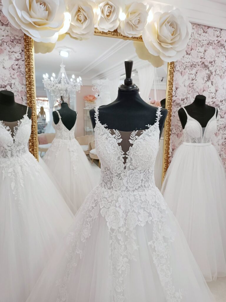 Szalagavató- és báliruha, keringőruha - Miss Ara - Vác