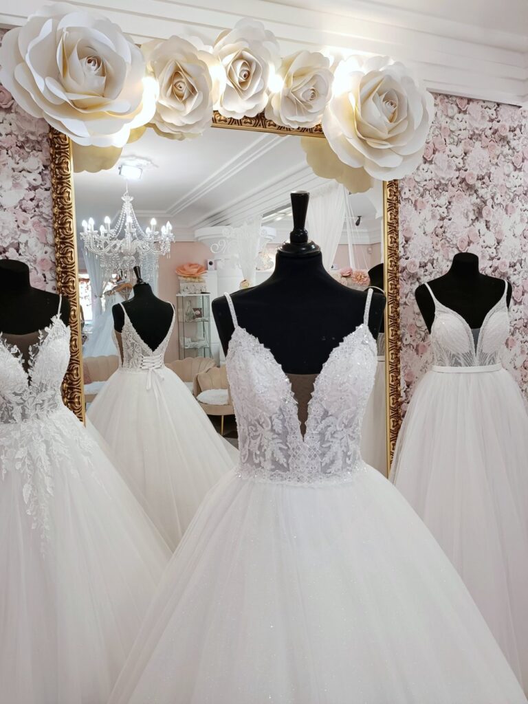 Szalagavató- és báliruha, keringőruha - Miss Ara - Vác