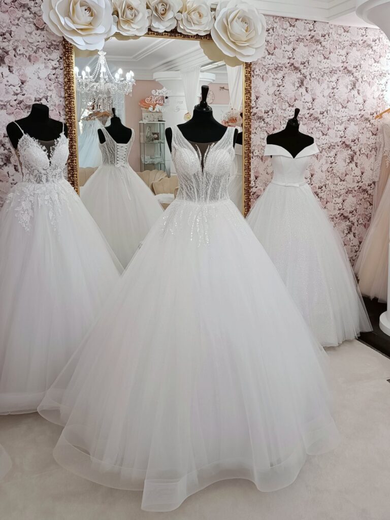 Szalagavató- és báliruha, keringőruha - Miss Ara - Vác