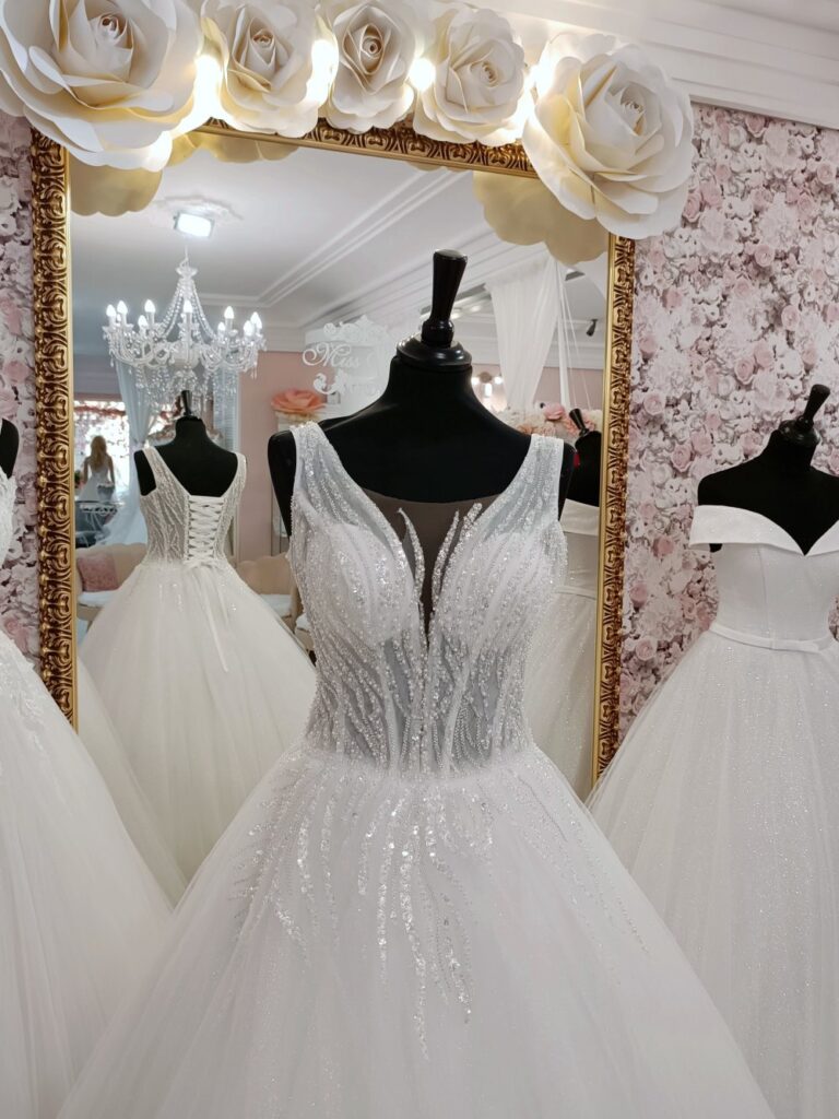 Szalagavató- és báliruha, keringőruha - Miss Ara - Vác