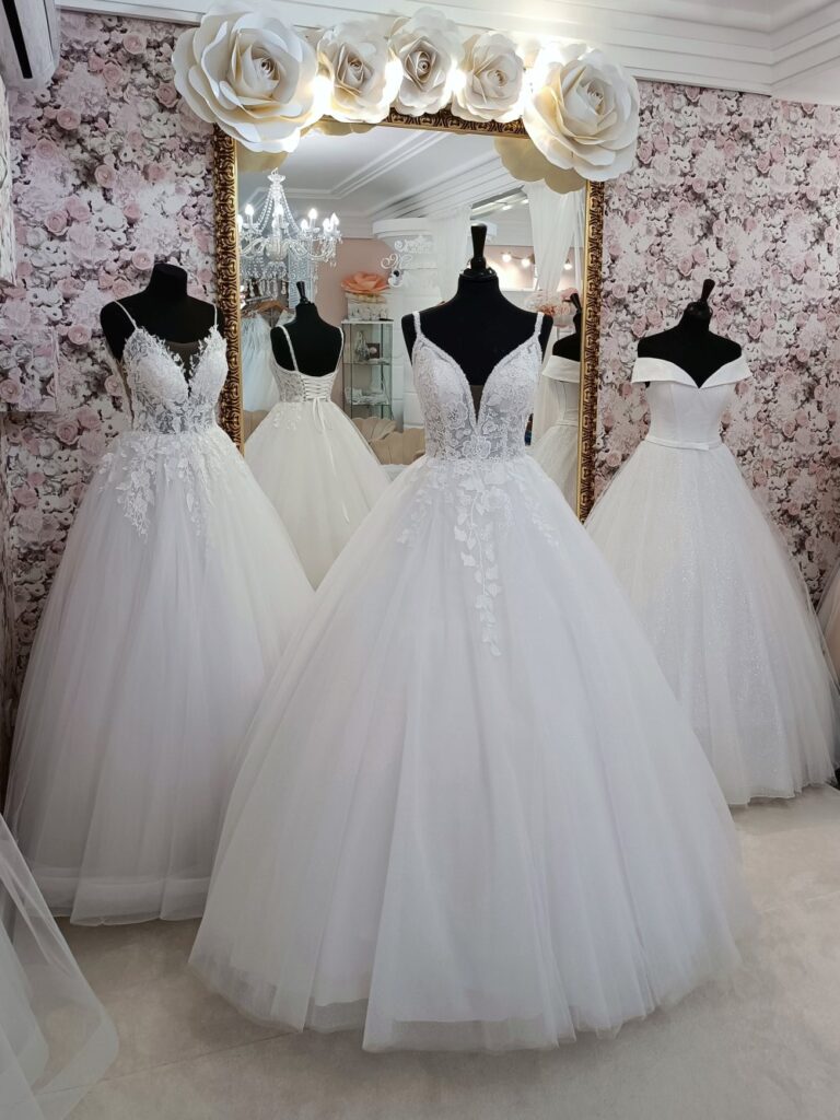 Szalagavató- és báliruha, keringőruha - Miss Ara - Vác