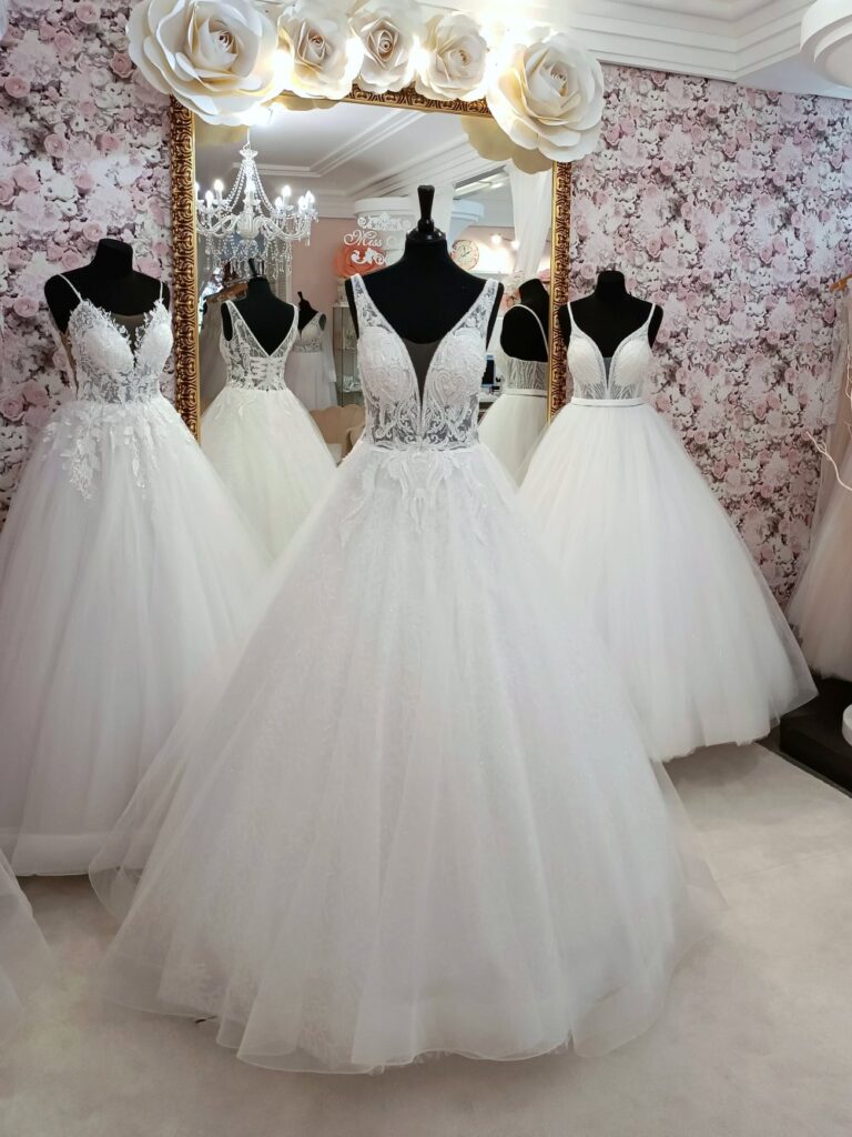 Szalagavató- és báliruha, keringőruha - Miss Ara - Vác