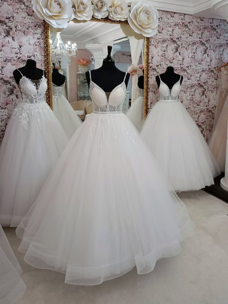 Szalagavató- és báliruha, keringőruha - Miss Ara - Vác