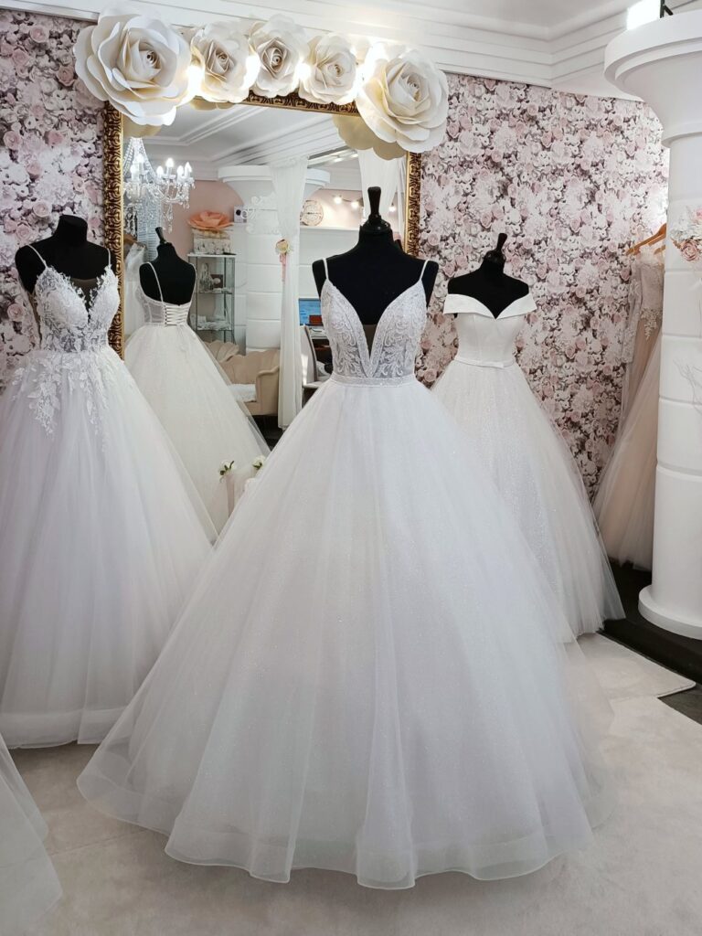 Szalagavató- és báliruha, keringőruha - Miss Ara - Vác