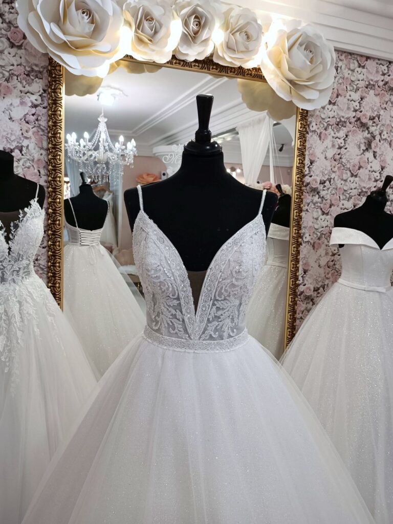 Szalagavató- és báliruha, keringőruha - Miss Ara - Vác