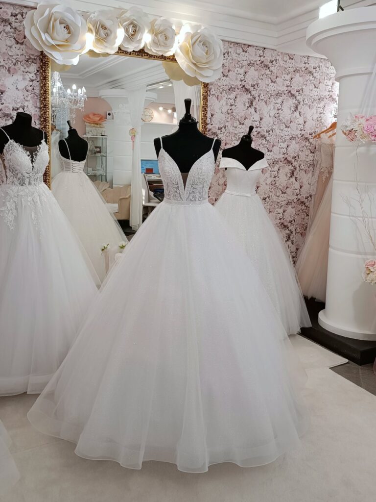 Szalagavató- és báliruha, keringőruha - Miss Ara - Vác