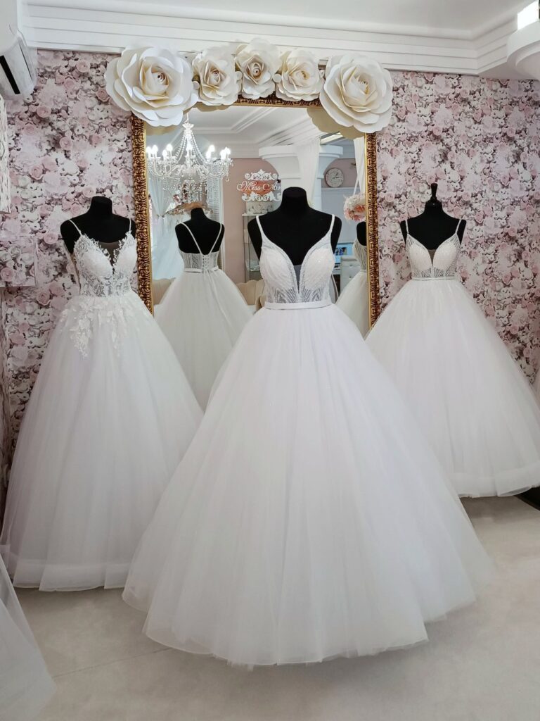 Szalagavató- és báliruha, keringőruha - Miss Ara - Vác