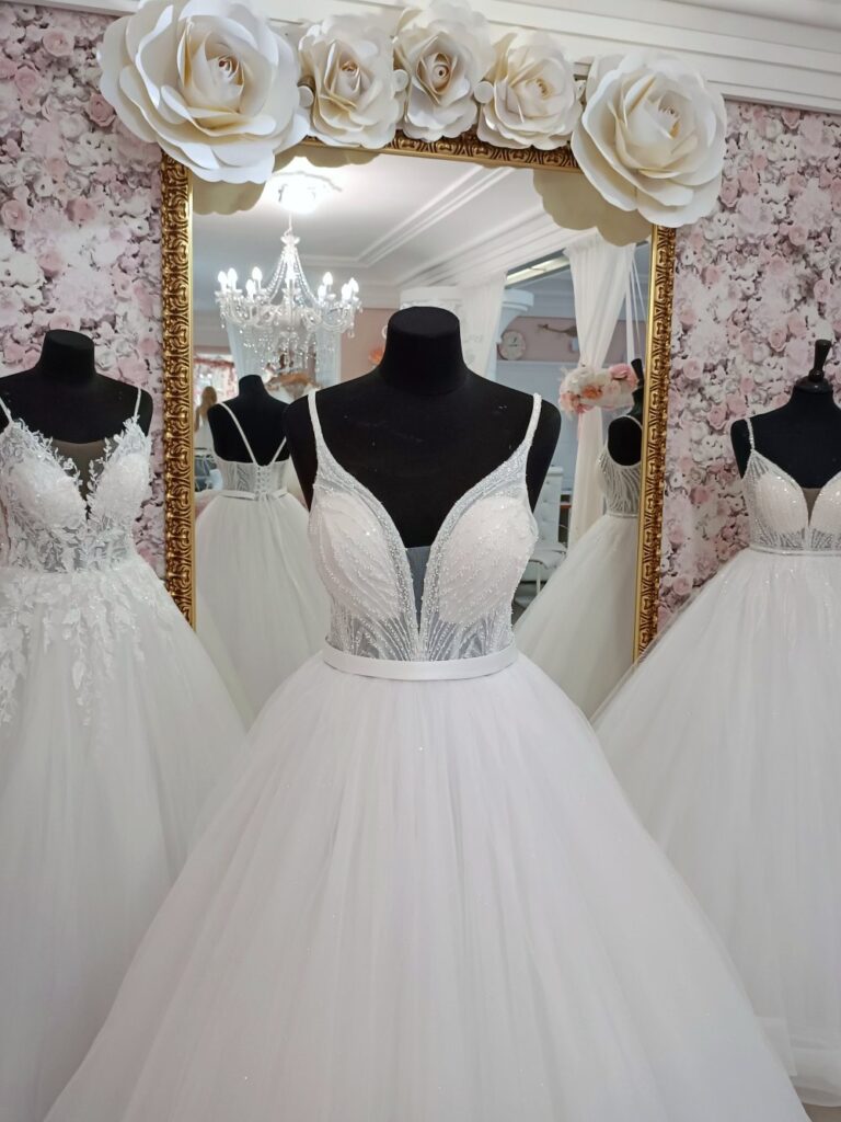 Szalagavató- és báliruha, keringőruha - Miss Ara - Vác