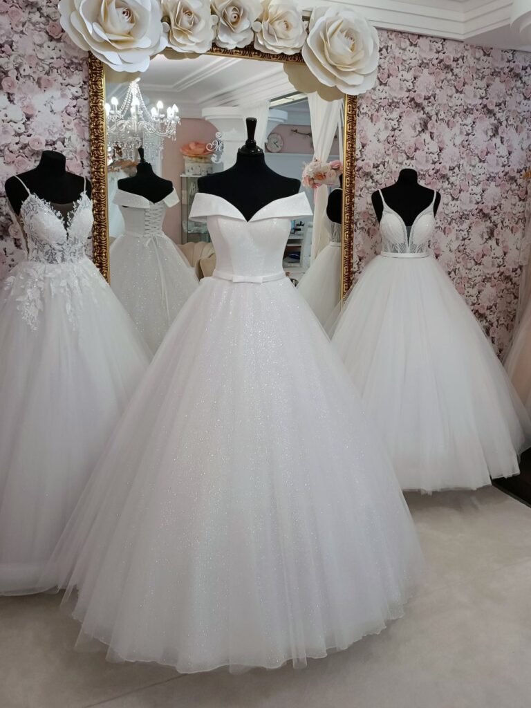 Szalagavató- és báliruha, keringőruha - Miss Ara - Vác