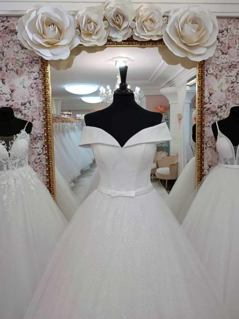 Szalagavató- és báliruha, keringőruha - Miss Ara - Vác