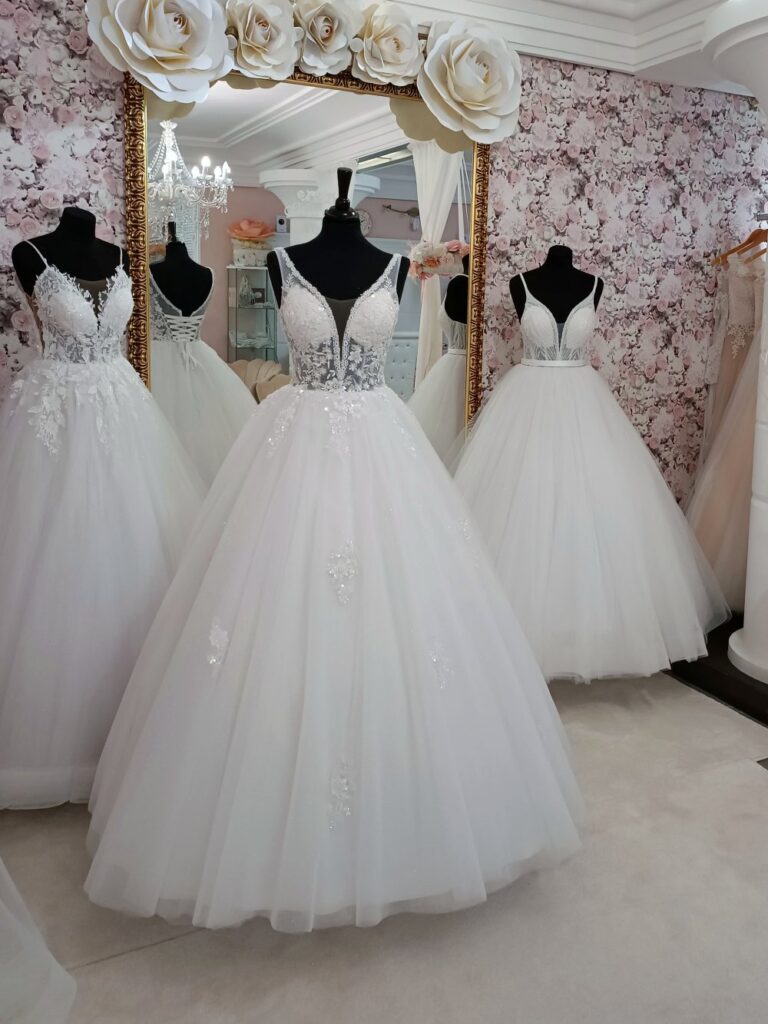 Szalagavató- és báliruha, keringőruha - Miss Ara - Vác