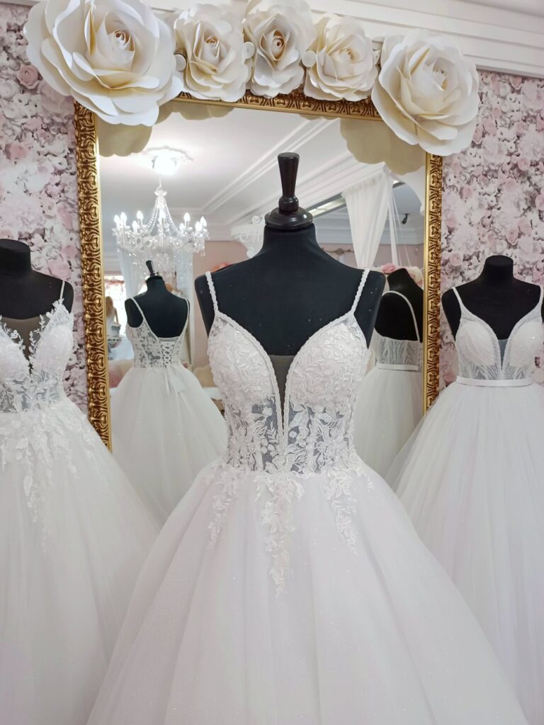 Szalagavató- és báliruha, keringőruha - Miss Ara - Vác