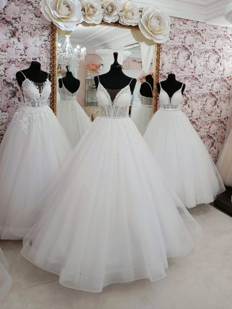 Szalagavató- és báliruha, keringőruha - Miss Ara - Vác