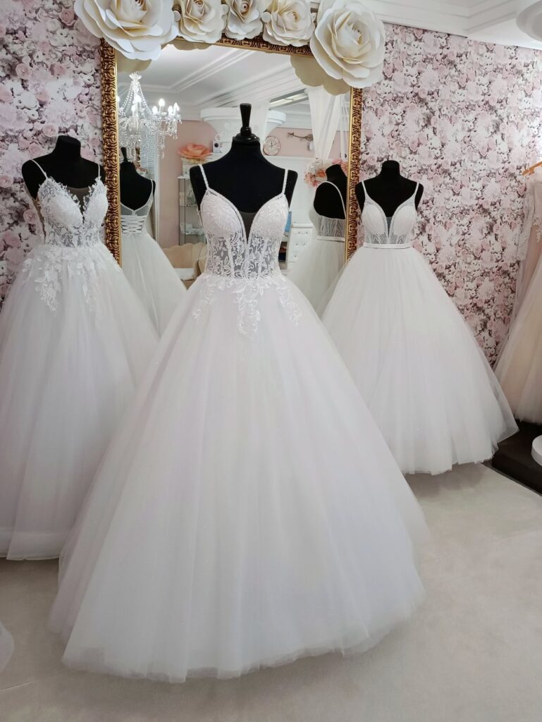 Szalagavató- és báliruha, keringőruha - Miss Ara - Vác