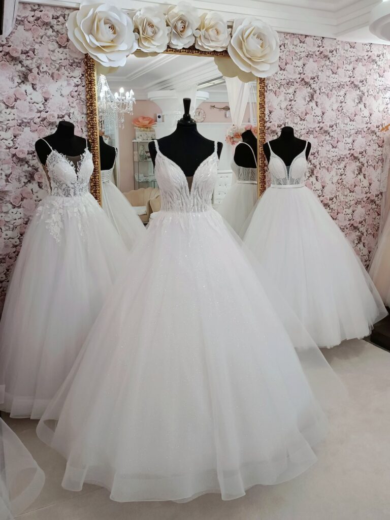 Szalagavató- és báliruha, keringőruha - Miss Ara - Vác