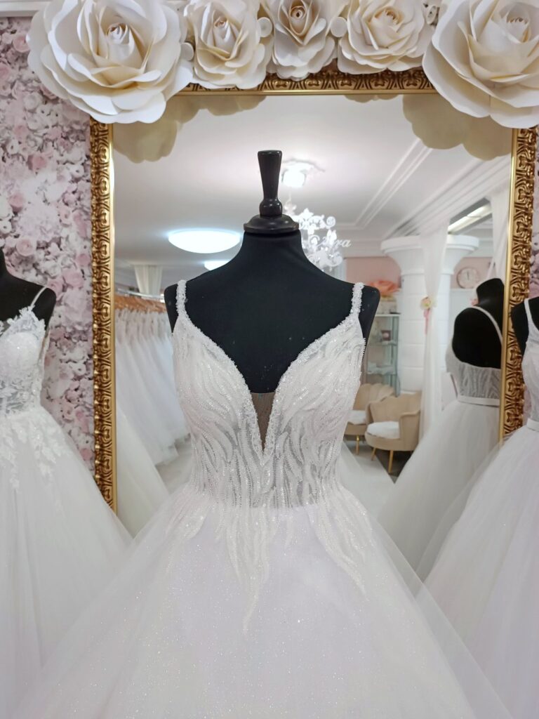 Szalagavató- és báliruha, keringőruha - Miss Ara - Vác