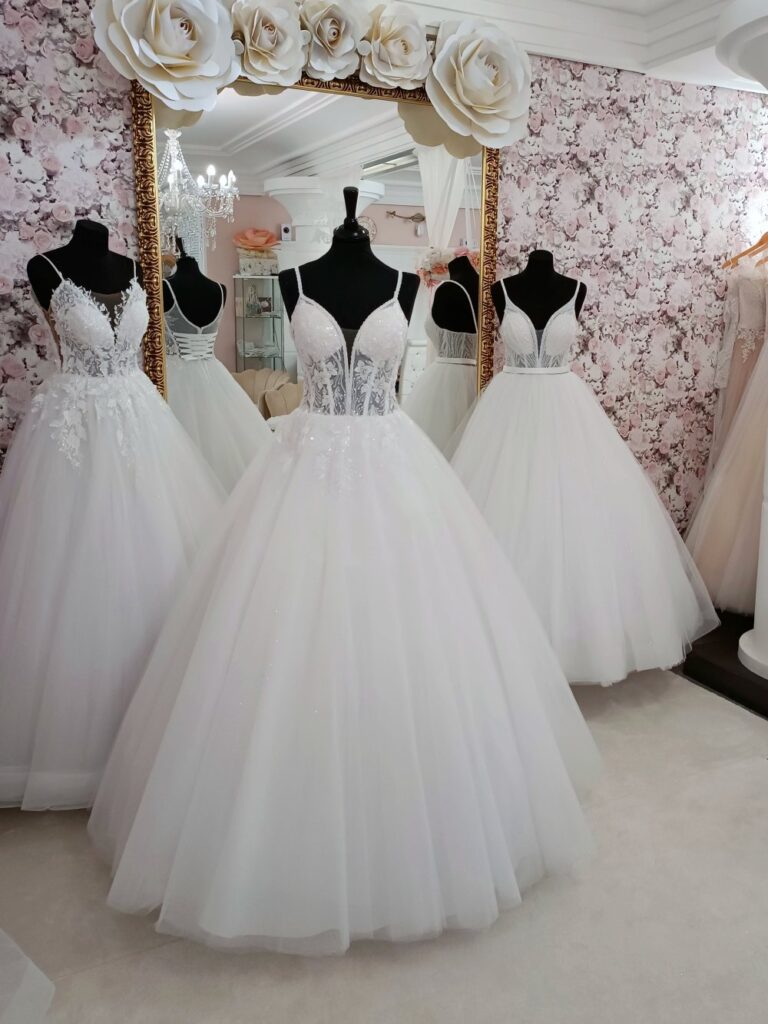 Szalagavató- és báliruha, keringőruha - Miss Ara - Vác