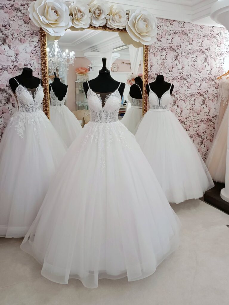 Szalagavató- és báliruha, keringőruha - Miss Ara - Vác