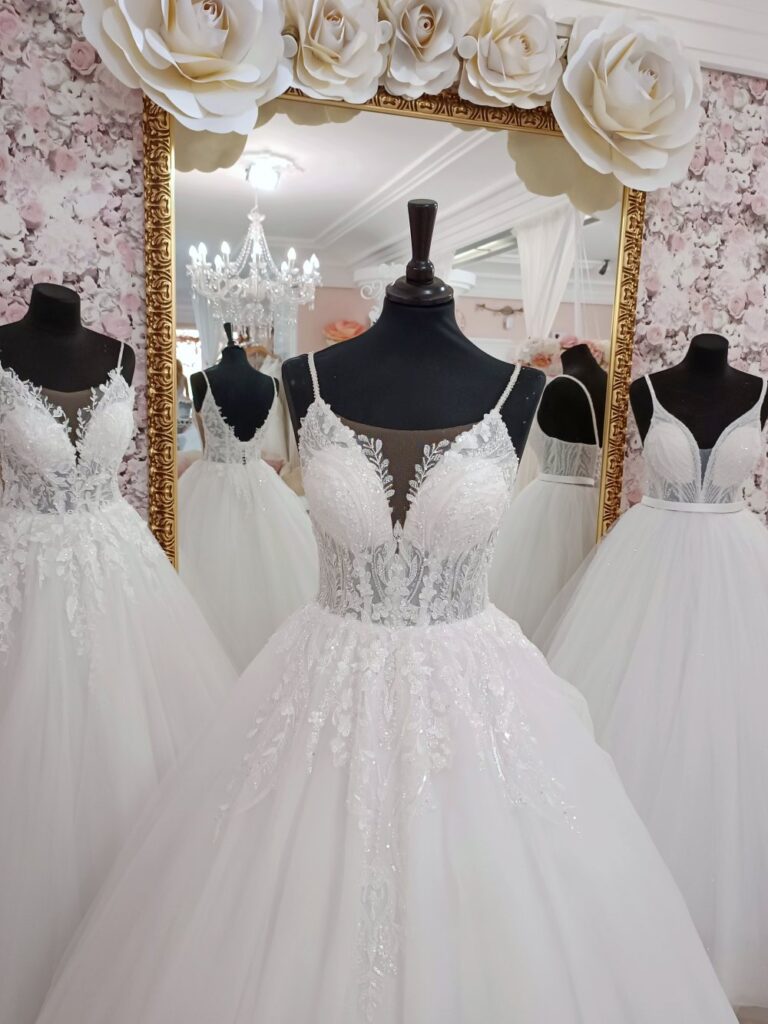 Szalagavató- és báliruha, keringőruha - Miss Ara - Vác