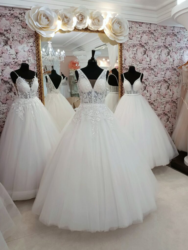 Szalagavató- és báliruha, keringőruha - Miss Ara - Vác