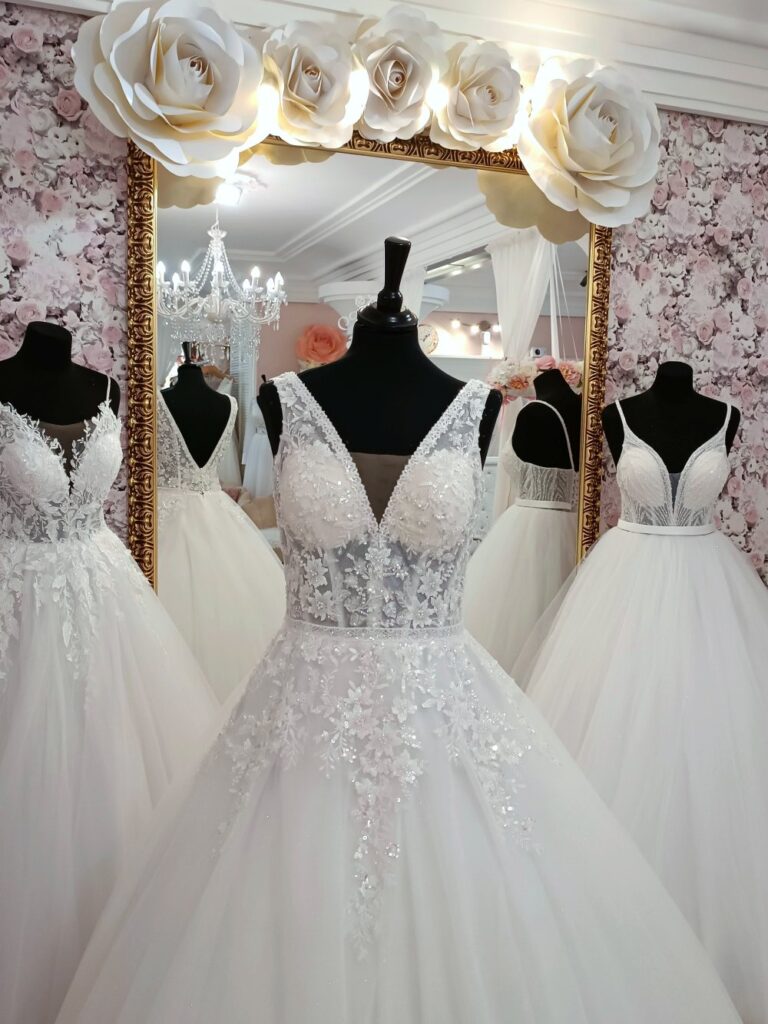 Szalagavató- és báliruha, keringőruha - Miss Ara - Vác