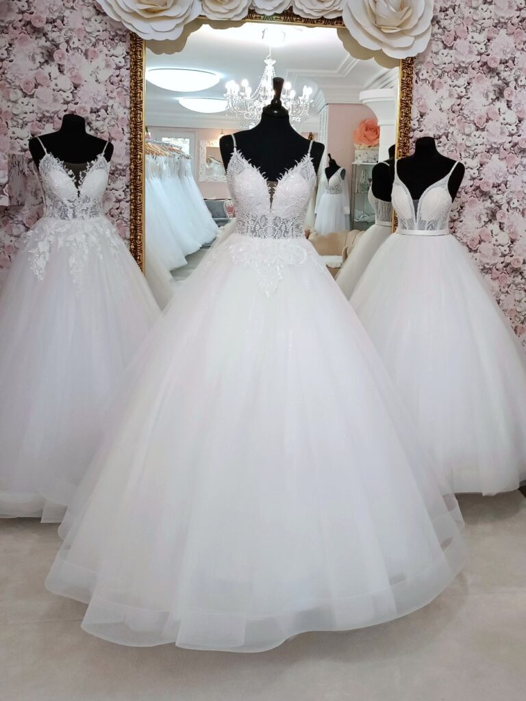 Szalagavató- és báliruha, keringőruha - Miss Ara - Vác