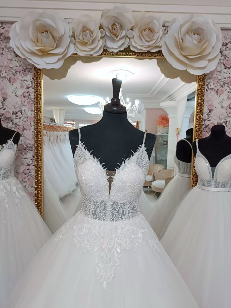 Szalagavató- és báliruha, keringőruha - Miss Ara - Vác