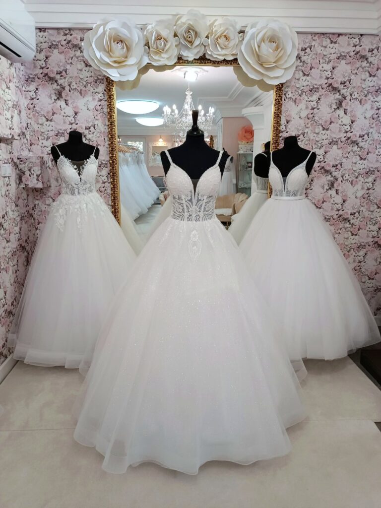 Szalagavató- és báliruha, keringőruha - Miss Ara - Vác