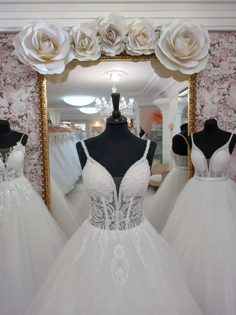 Szalagavató- és báliruha, keringőruha - Miss Ara - Vác