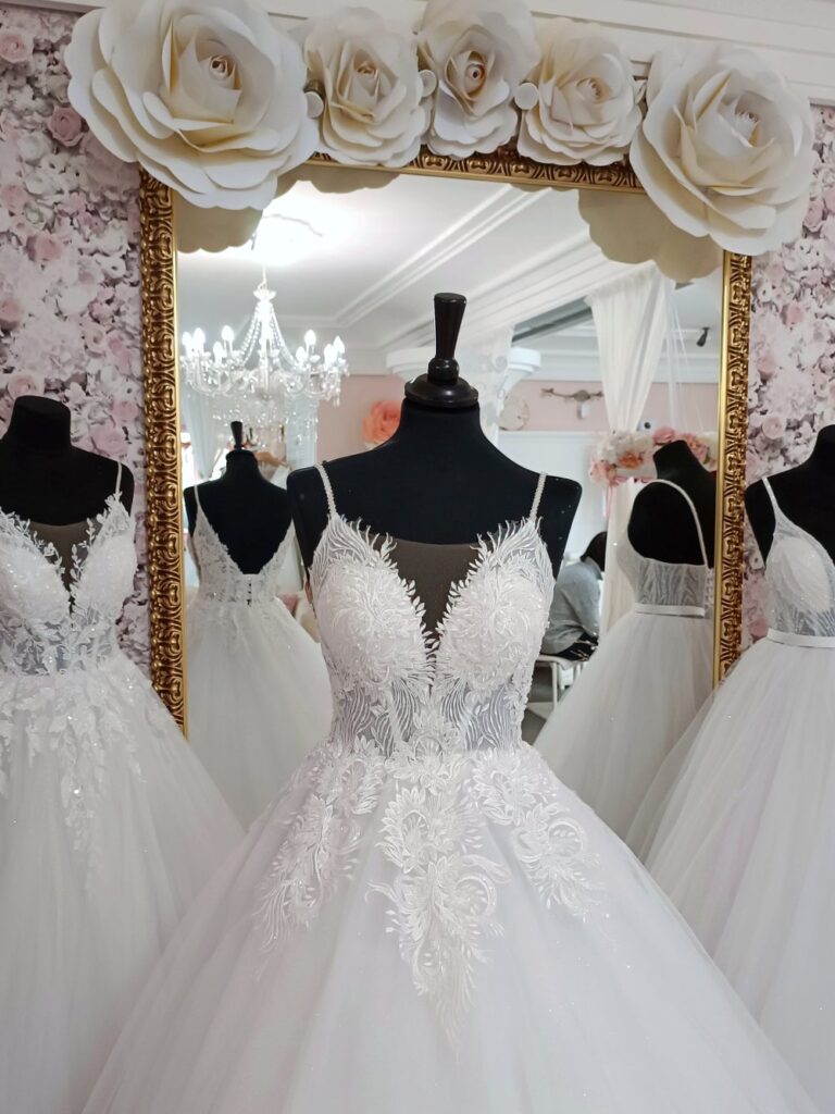 Szalagavató- és báliruha, keringőruha - Miss Ara - Vác