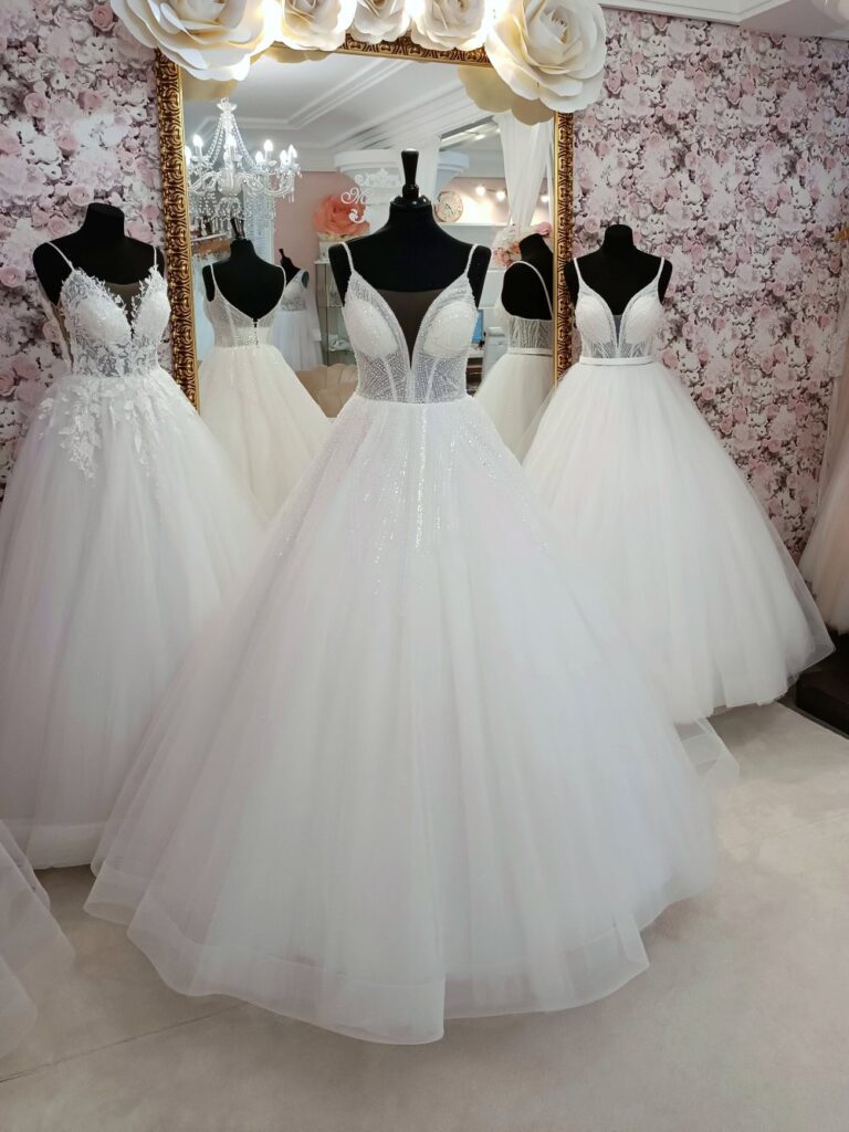 Szalagavató- és báliruha, keringőruha - Miss Ara - Vác