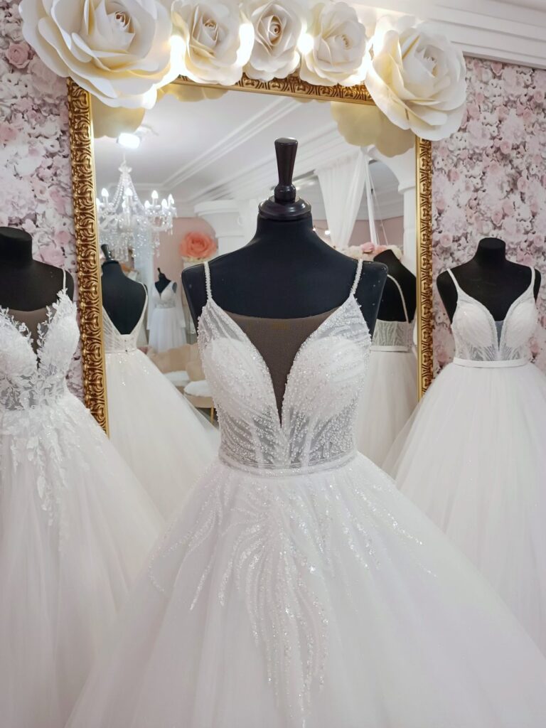 Szalagavató- és báliruha, keringőruha - Miss Ara - Vác