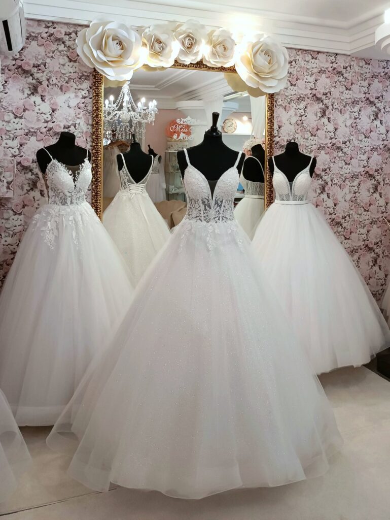 Szalagavató- és báliruha, keringőruha - Miss Ara - Vác