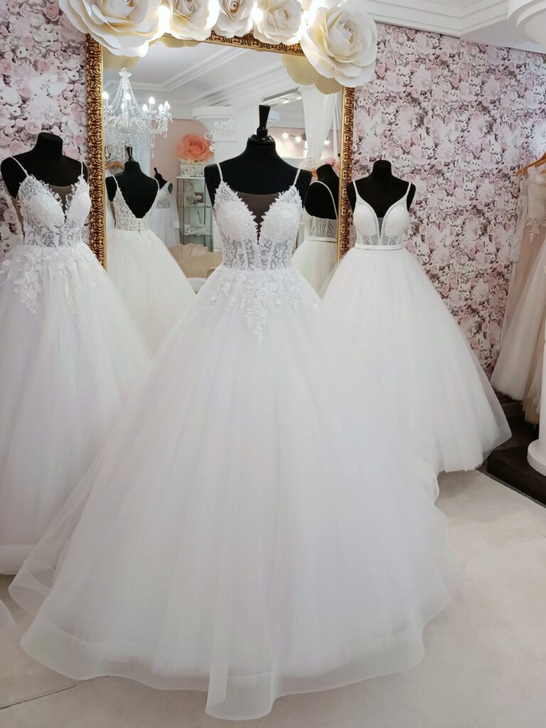 Szalagavató- és báliruha, keringőruha - Miss Ara - Vác