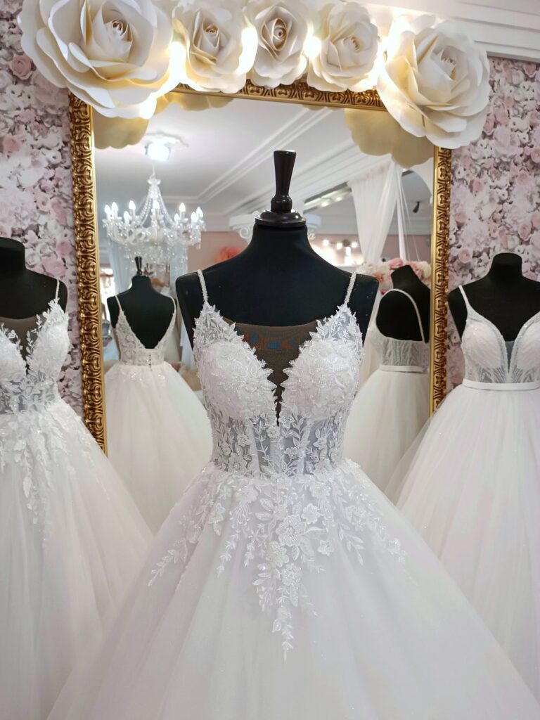 Szalagavató- és báliruha, keringőruha - Miss Ara - Vác