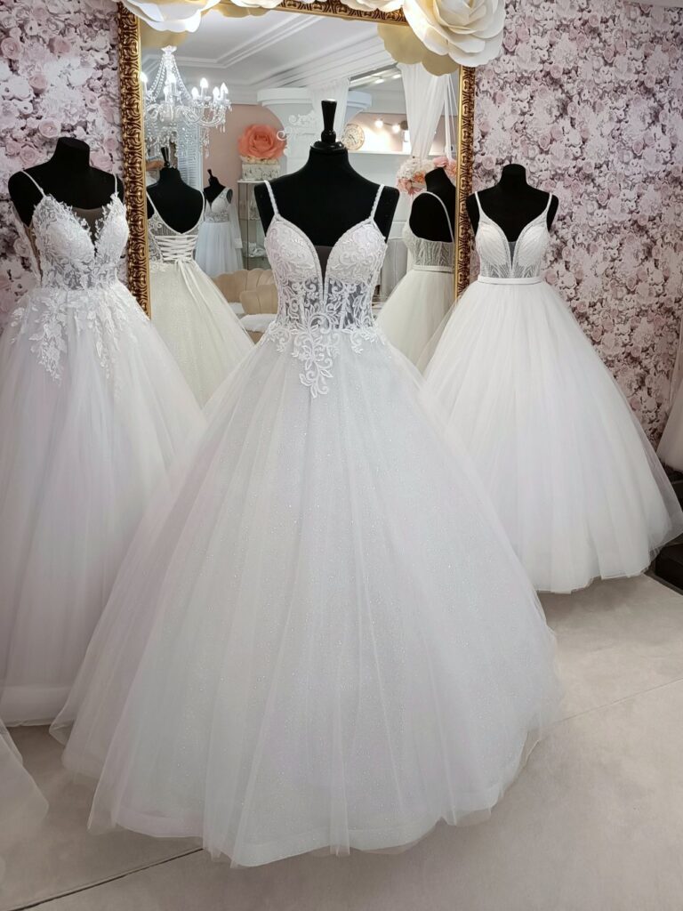 Szalagavató- és báliruha, keringőruha - Miss Ara - Vác