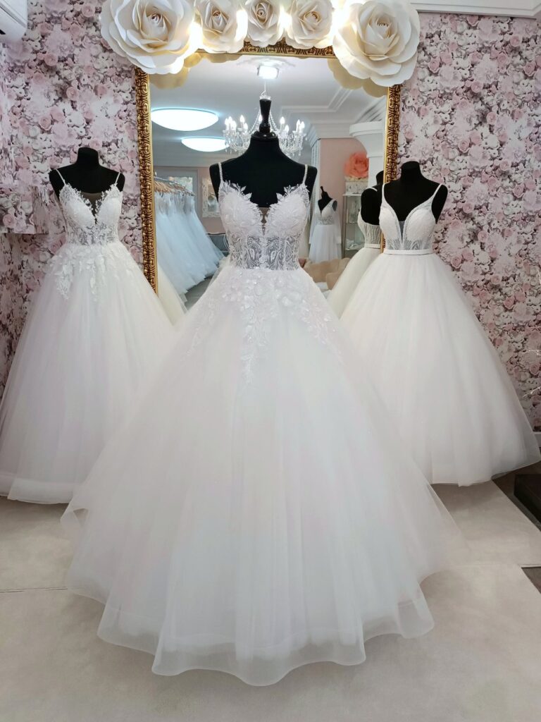 Szalagavató- és báliruha, keringőruha - Miss Ara - Vác