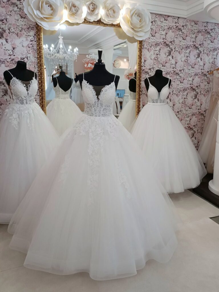 Szalagavató- és báliruha, keringőruha - Miss Ara - Vác