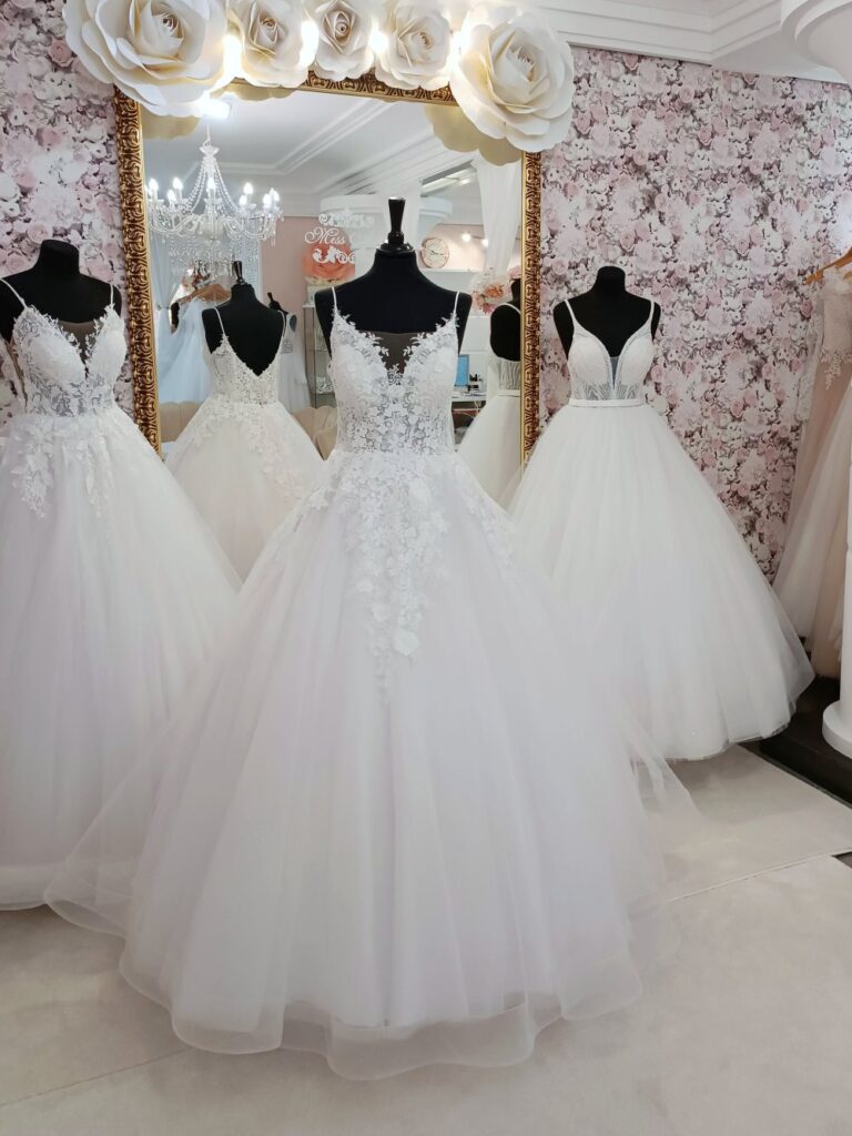 Szalagavató- és báliruha, keringőruha - Miss Ara - Vác