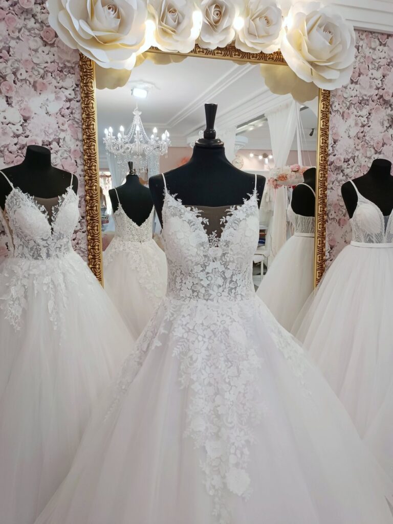 Szalagavató- és báliruha, keringőruha - Miss Ara - Vác