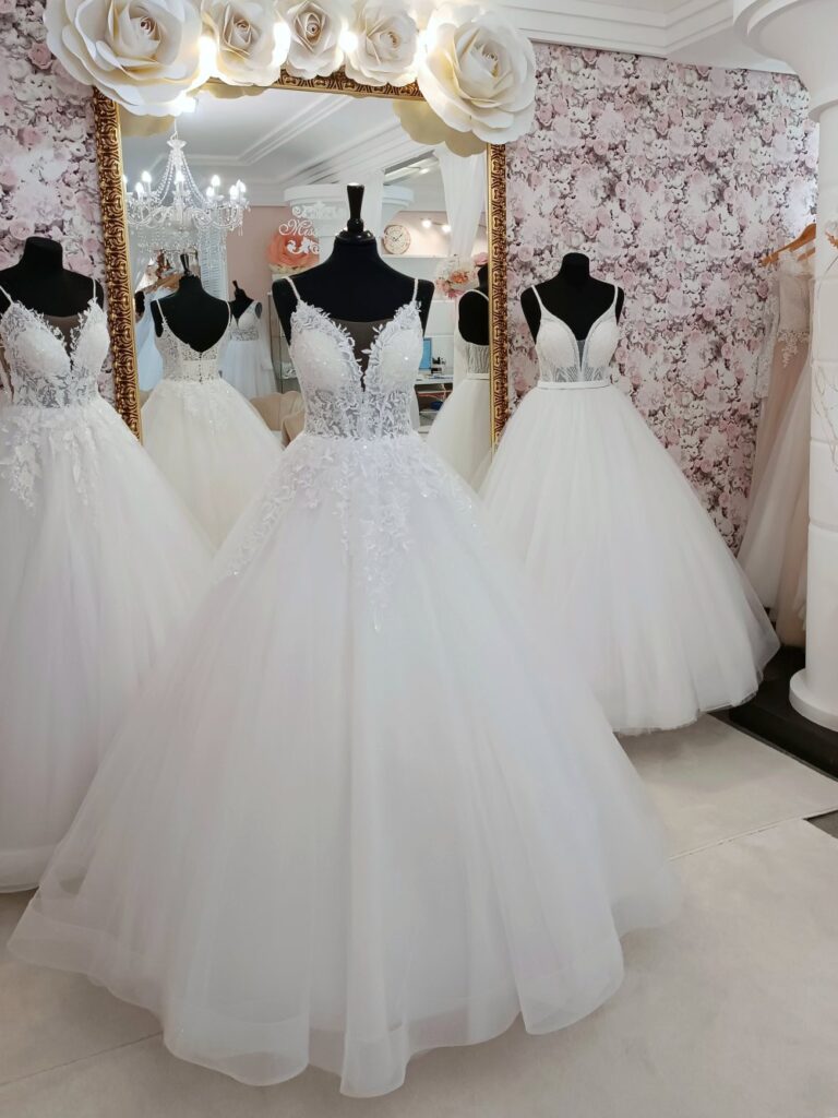 Szalagavató- és báliruha, keringőruha - Miss Ara - Vác