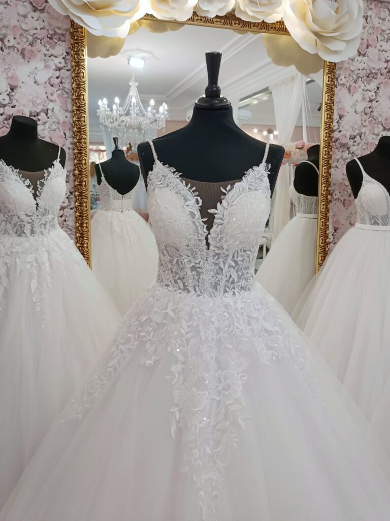 Szalagavató- és báliruha, keringőruha - Miss Ara - Vác