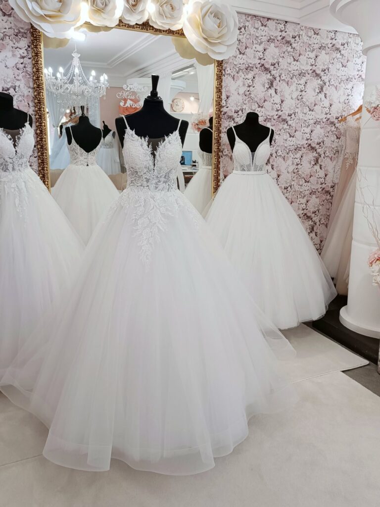 Szalagavató- és báliruha, keringőruha - Miss Ara - Vác