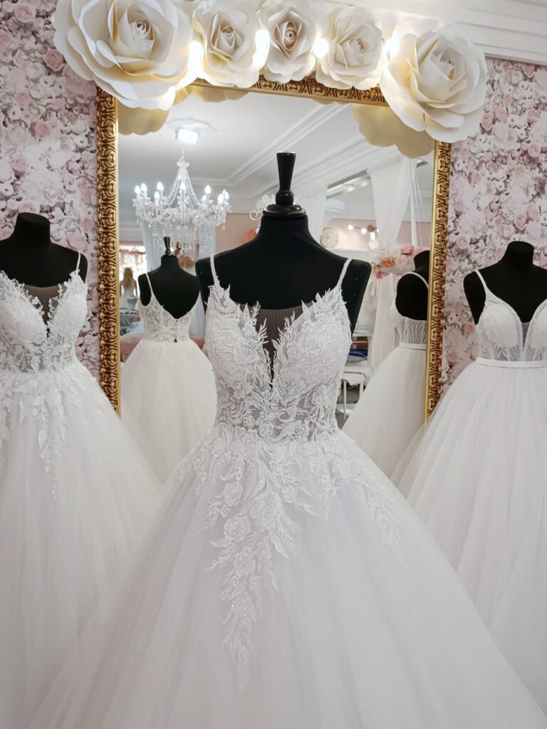 Szalagavató- és báliruha, keringőruha - Miss Ara - Vác