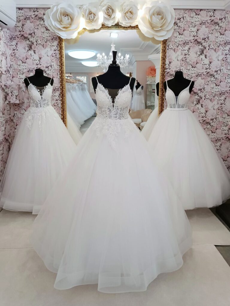 Szalagavató- és báliruha, keringőruha - Miss Ara - Vác