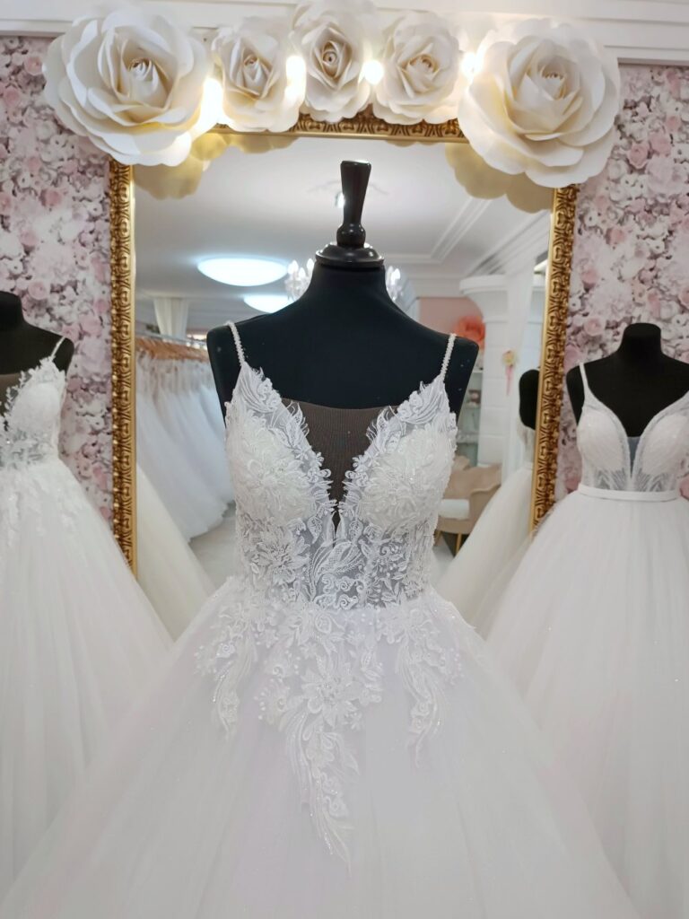 Szalagavató- és báliruha, keringőruha - Miss Ara - Vác