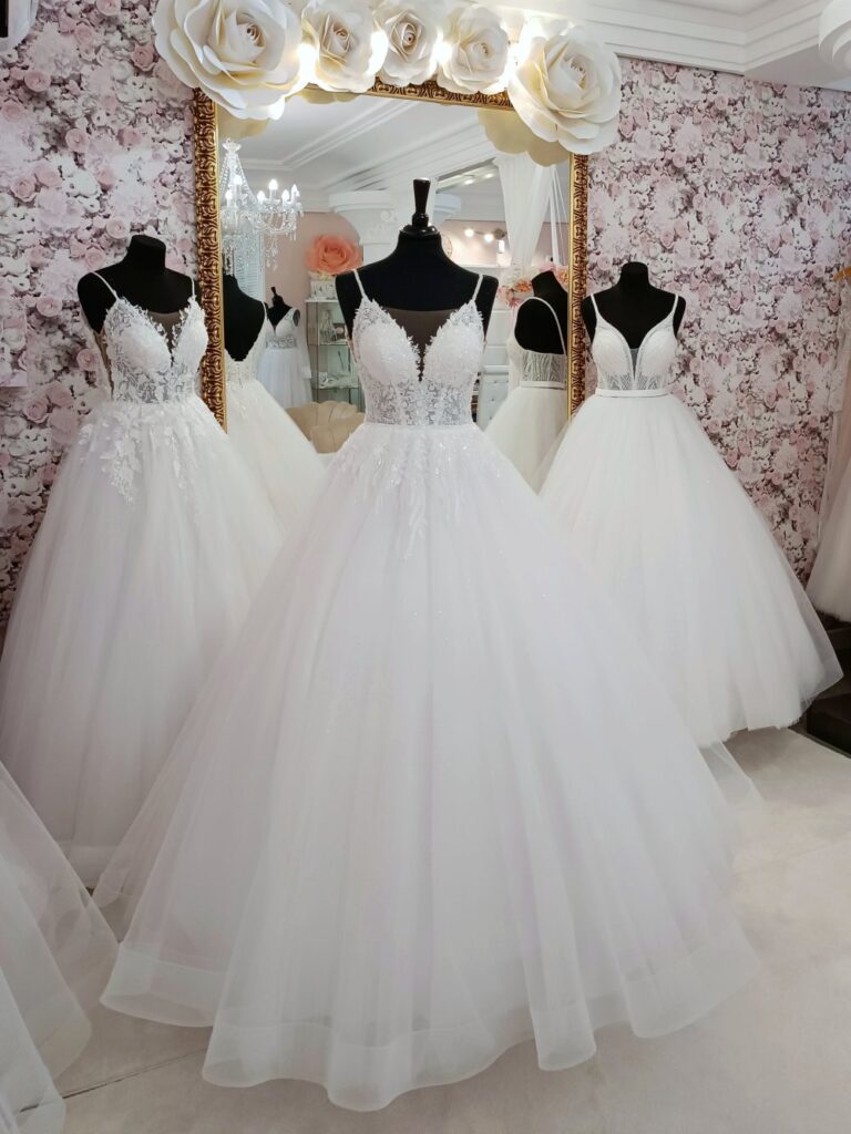 Szalagavató- és báliruha, keringőruha - Miss Ara - Vác