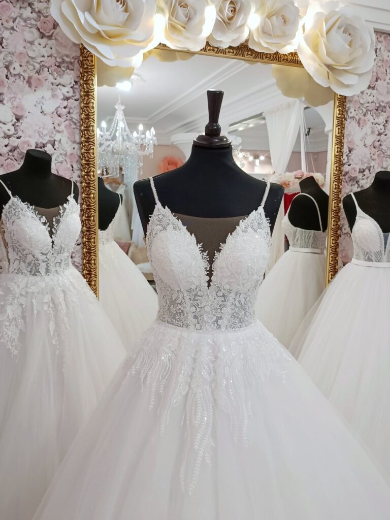 Szalagavató- és báliruha, keringőruha - Miss Ara - Vác