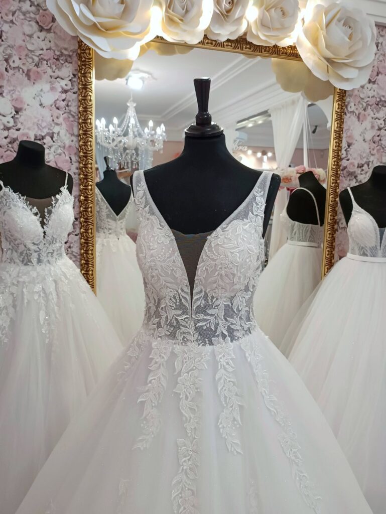 Szalagavató- és báliruha, keringőruha - Miss Ara - Vác